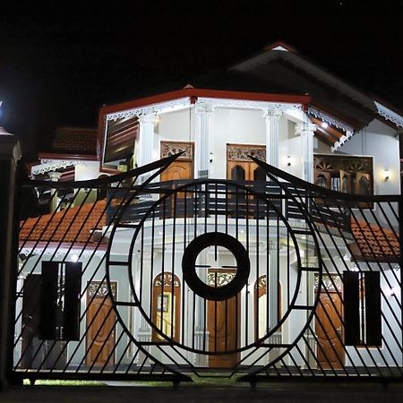 Shara Luxury Holiday Home Marawila Exterior photo